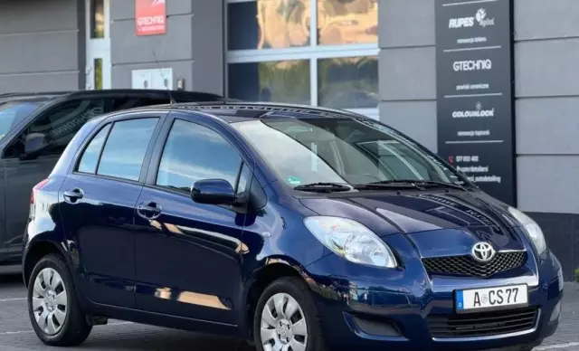 TOYOTA Yaris 