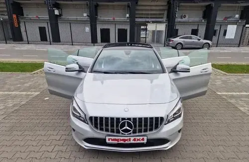 MERCEDES-BENZ CLA 