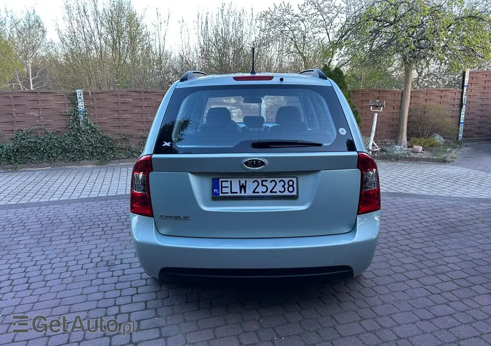 KIA Carens 