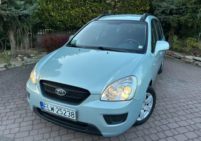 KIA Carens 