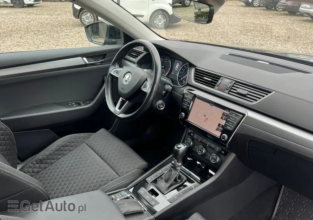 SKODA Superb 2.0 TDI DSG Ambition