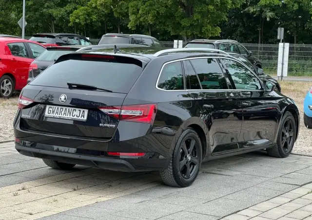 SKODA Superb 2.0 TDI DSG Ambition