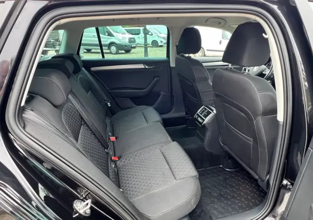 SKODA Superb 2.0 TDI DSG Ambition