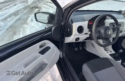 VOLKSWAGEN Up! 