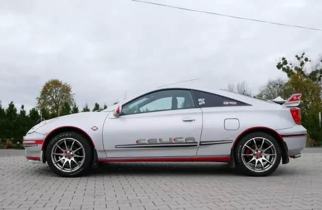 TOYOTA Celica 
