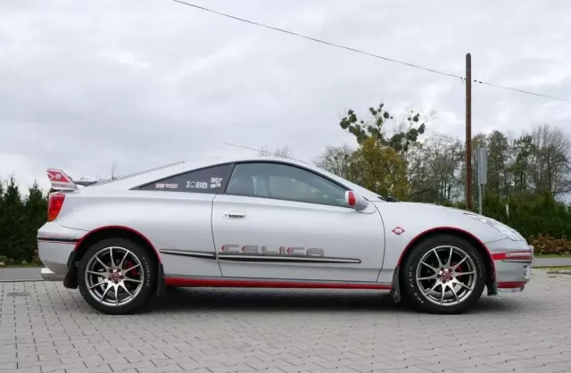 TOYOTA Celica 