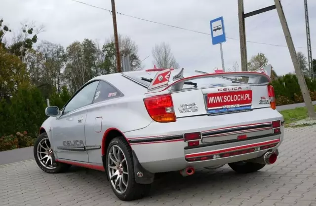 TOYOTA Celica 