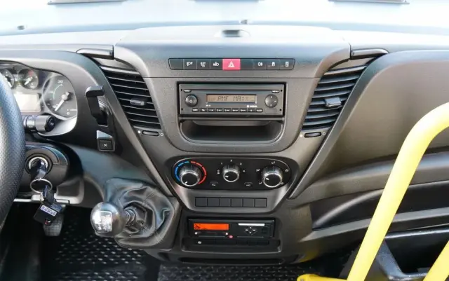 IVECO KAPENA / EURO6 / MANUAL / KLIMATYZACJA / SPROWADZONY / 116500 KM / 