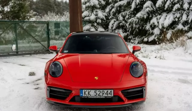 PORSCHE 911 