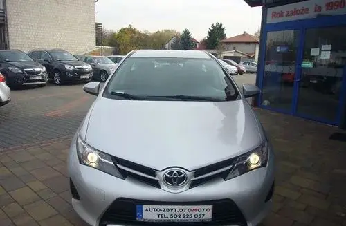 TOYOTA Auris 