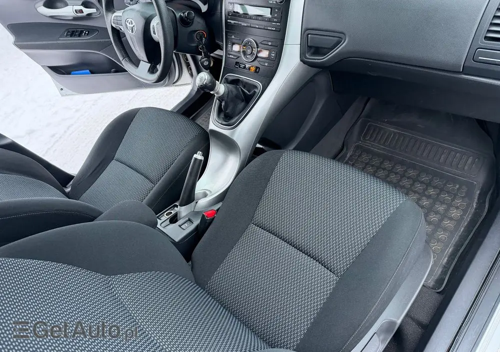 TOYOTA Auris 1.33 VVT-i Life