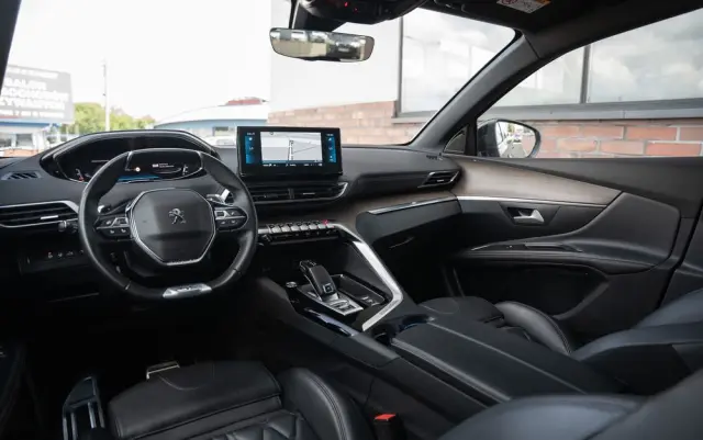 PEUGEOT 5008 1.6 PureTech GT Pack S&S EAT8