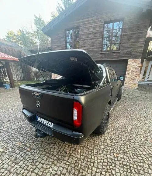 MERCEDES-BENZ Klasa X 