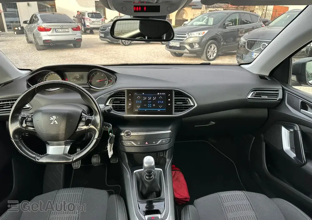 PEUGEOT 308 1.5 BlueHDi Business Line S&S