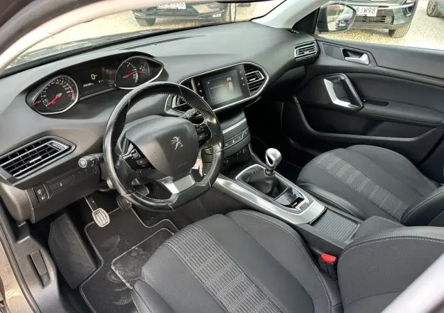 PEUGEOT 308 1.5 BlueHDi Business Line S&S