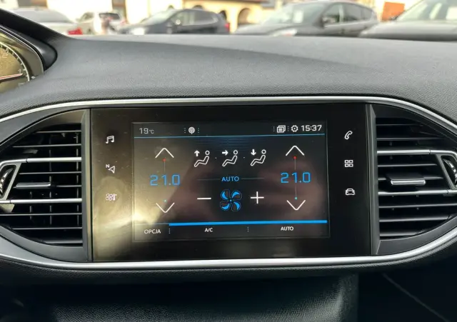 PEUGEOT 308 1.5 BlueHDi Business Line S&S