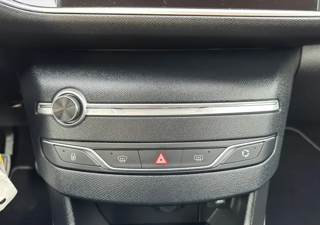 PEUGEOT 308 1.5 BlueHDi Business Line S&S