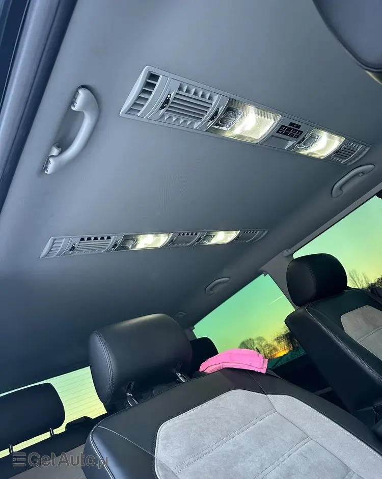 VOLKSWAGEN Multivan 2.0 BiTDI L1 Generation SIX 4Motion DSG