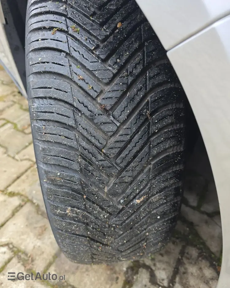 FORD Focus SW Ver-1-0-ecoboost-start--stopp--system-trend