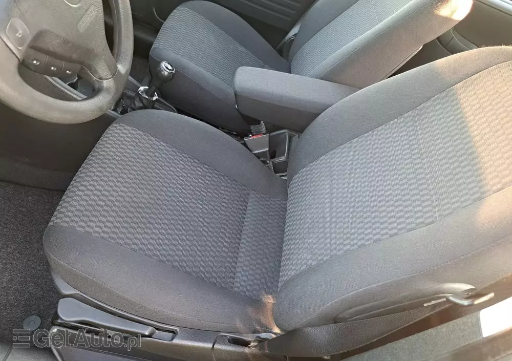 OPEL Zafira 1.6 Njoy mit Style-Paket