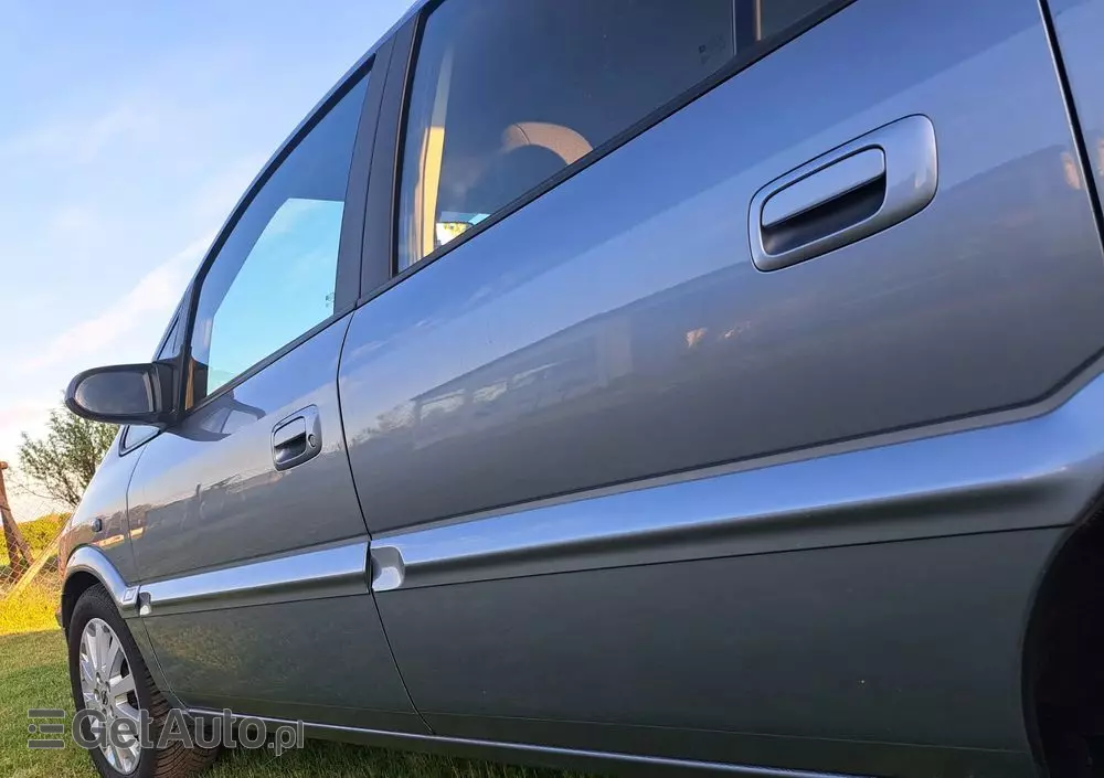 OPEL Zafira 1.6 Njoy mit Style-Paket