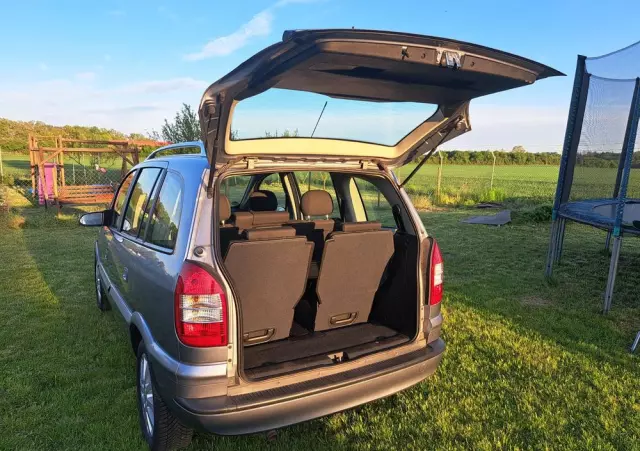 OPEL Zafira 1.6 Njoy mit Style-Paket