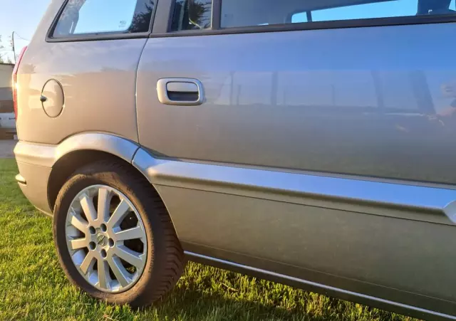 OPEL Zafira 1.6 Njoy mit Style-Paket