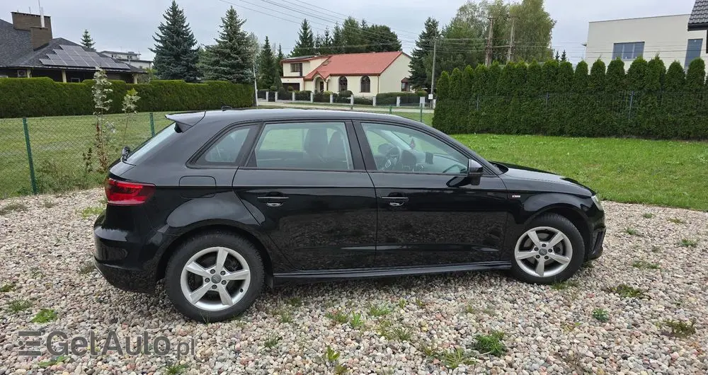 AUDI A3 Sportback 1.6 TDI (clean diesel) S line Sportpaket