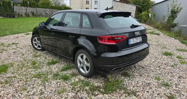 AUDI A3 Sportback 1.6 TDI (clean diesel) S line Sportpaket