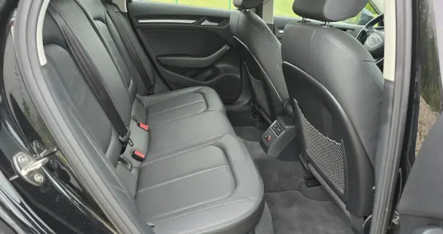 AUDI A3 Sportback 1.6 TDI (clean diesel) S line Sportpaket