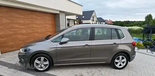 VOLKSWAGEN Golf Sportsvan 