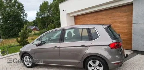 VOLKSWAGEN Golf Sportsvan 