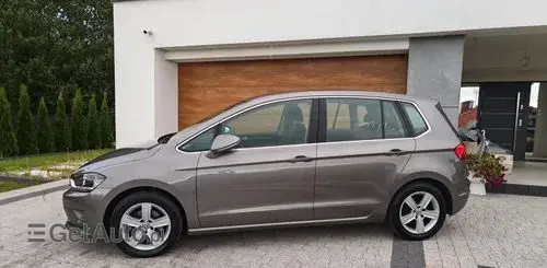 VOLKSWAGEN Golf Sportsvan 