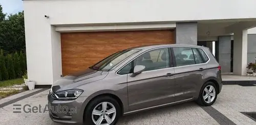 VOLKSWAGEN Golf Sportsvan 