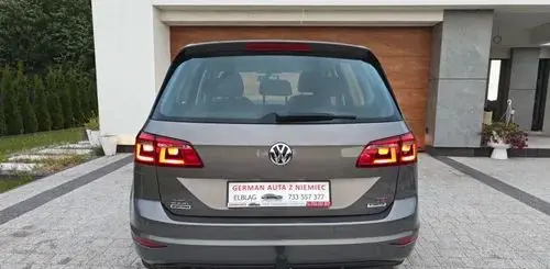 VOLKSWAGEN Golf Sportsvan 