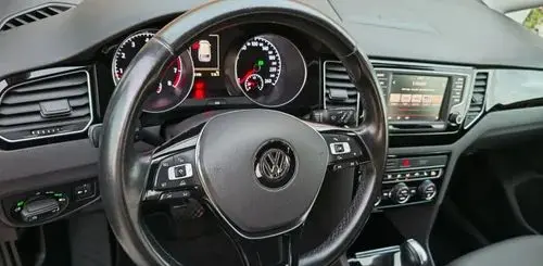 VOLKSWAGEN Golf Sportsvan 