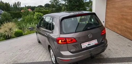 VOLKSWAGEN Golf Sportsvan 