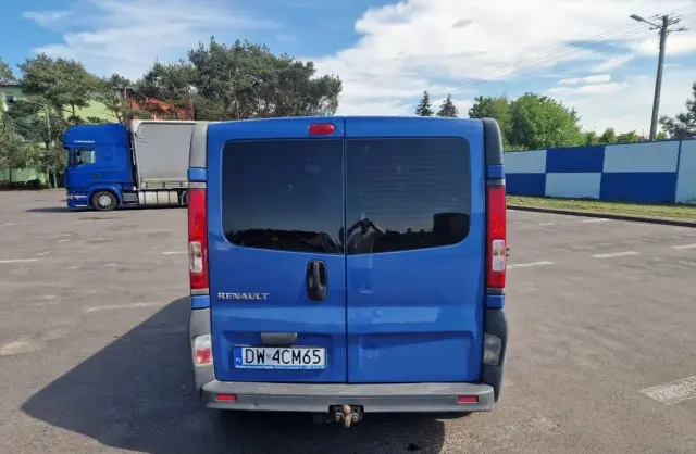 RENAULT Trafic 