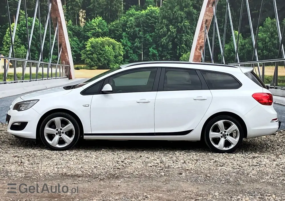 OPEL Astra 1.4 Turbo Color Edition