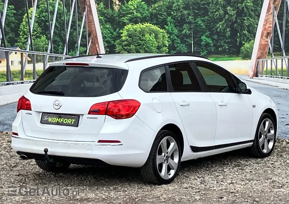 OPEL Astra 1.4 Turbo Color Edition