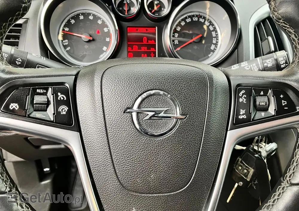 OPEL Astra 1.4 Turbo Color Edition