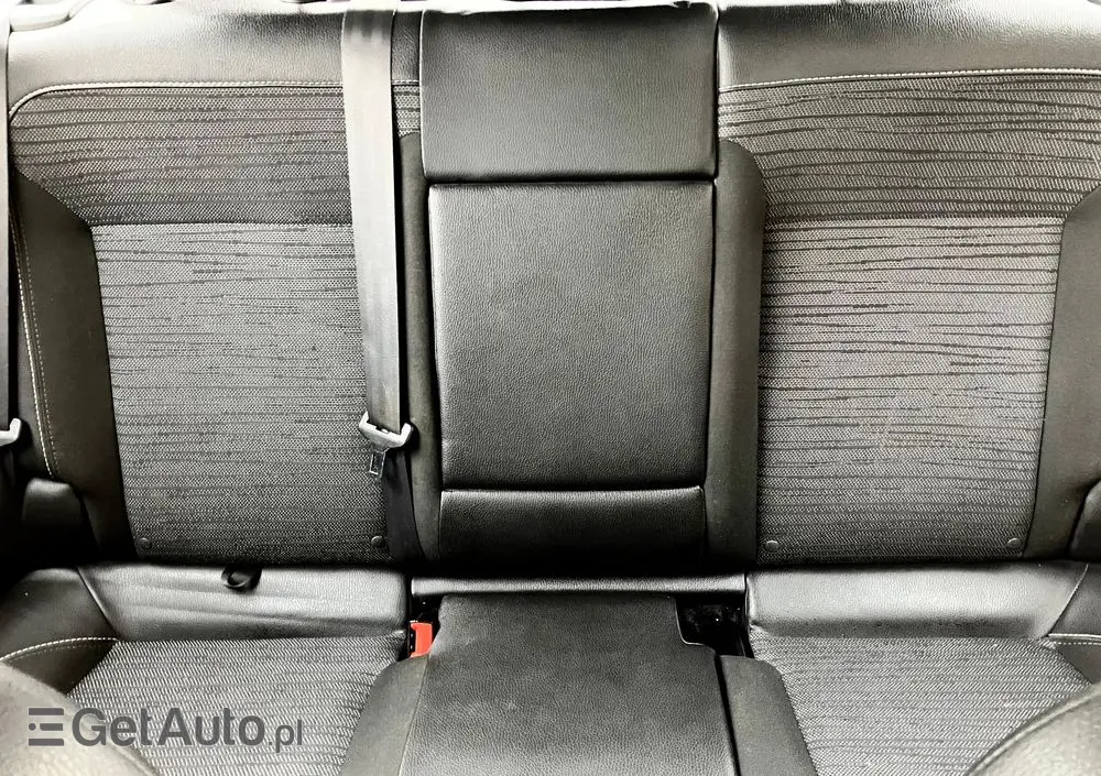 OPEL Astra 1.4 Turbo Color Edition