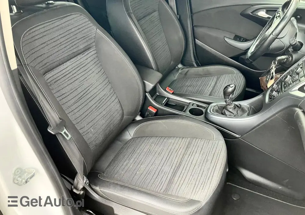 OPEL Astra 1.4 Turbo Color Edition