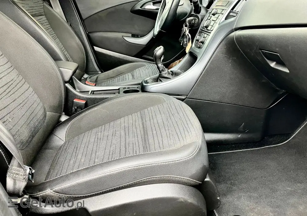 OPEL Astra 1.4 Turbo Color Edition