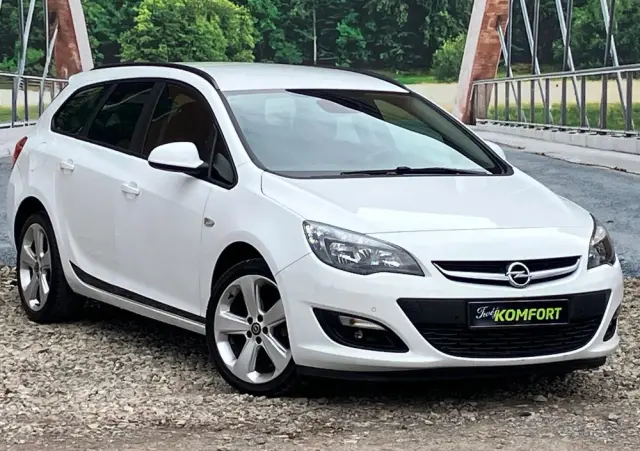 OPEL Astra 1.4 Turbo Color Edition