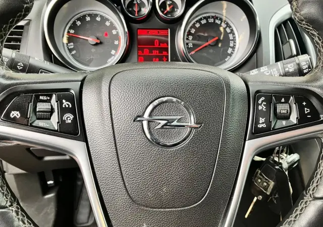 OPEL Astra 1.4 Turbo Color Edition