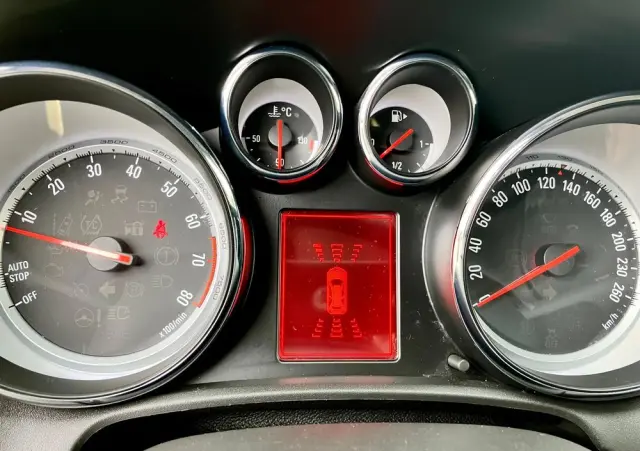 OPEL Astra 1.4 Turbo Color Edition