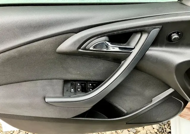 OPEL Astra 1.4 Turbo Color Edition