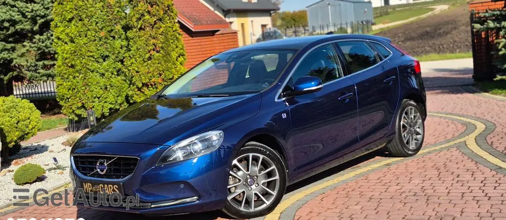 VOLVO V40 D4 Ocean Race