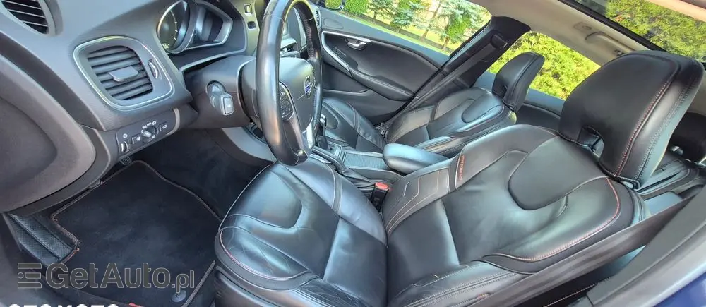 VOLVO V40 D4 Ocean Race